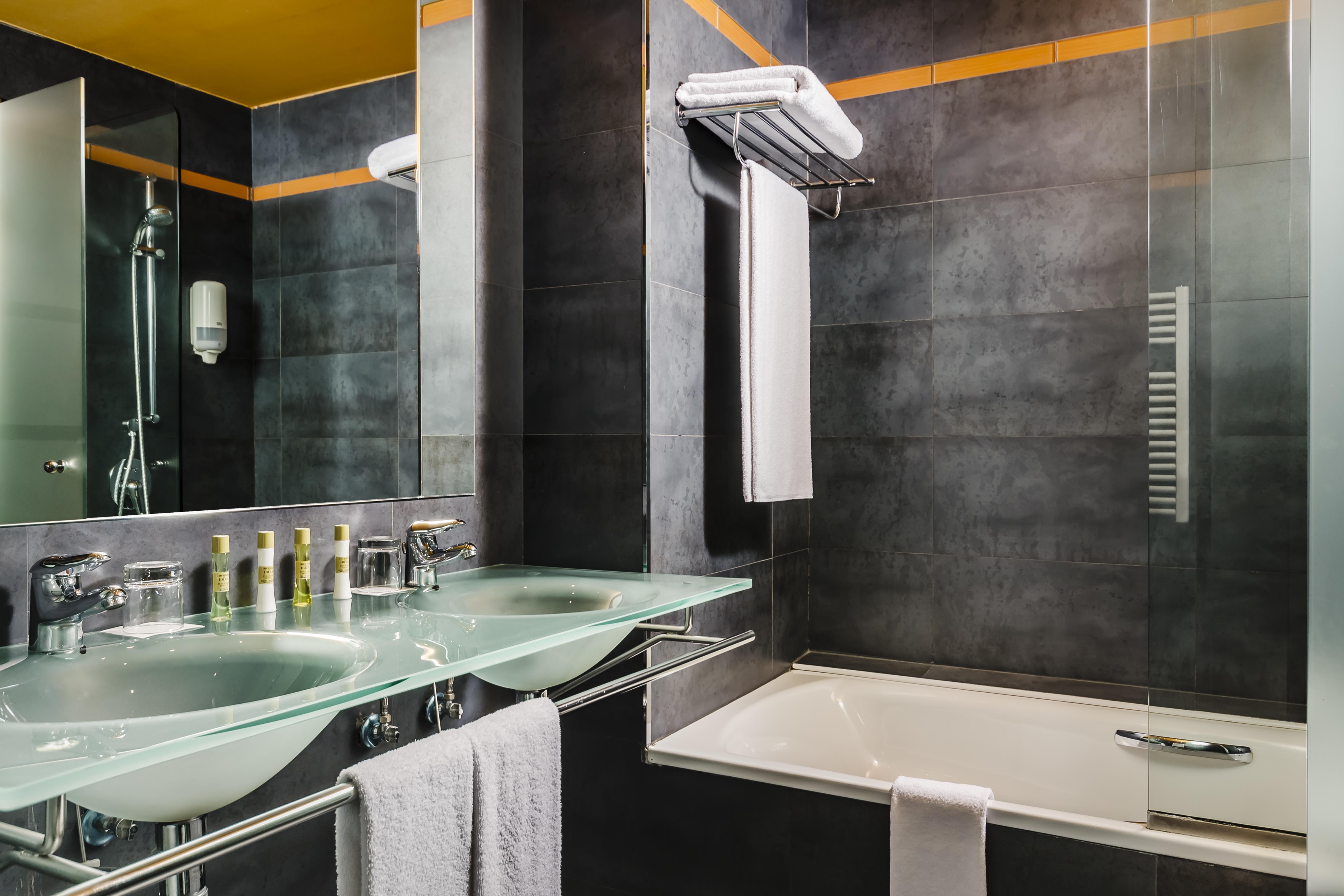 Eurostars Reina Felicia Hotel Jaca Exterior photo