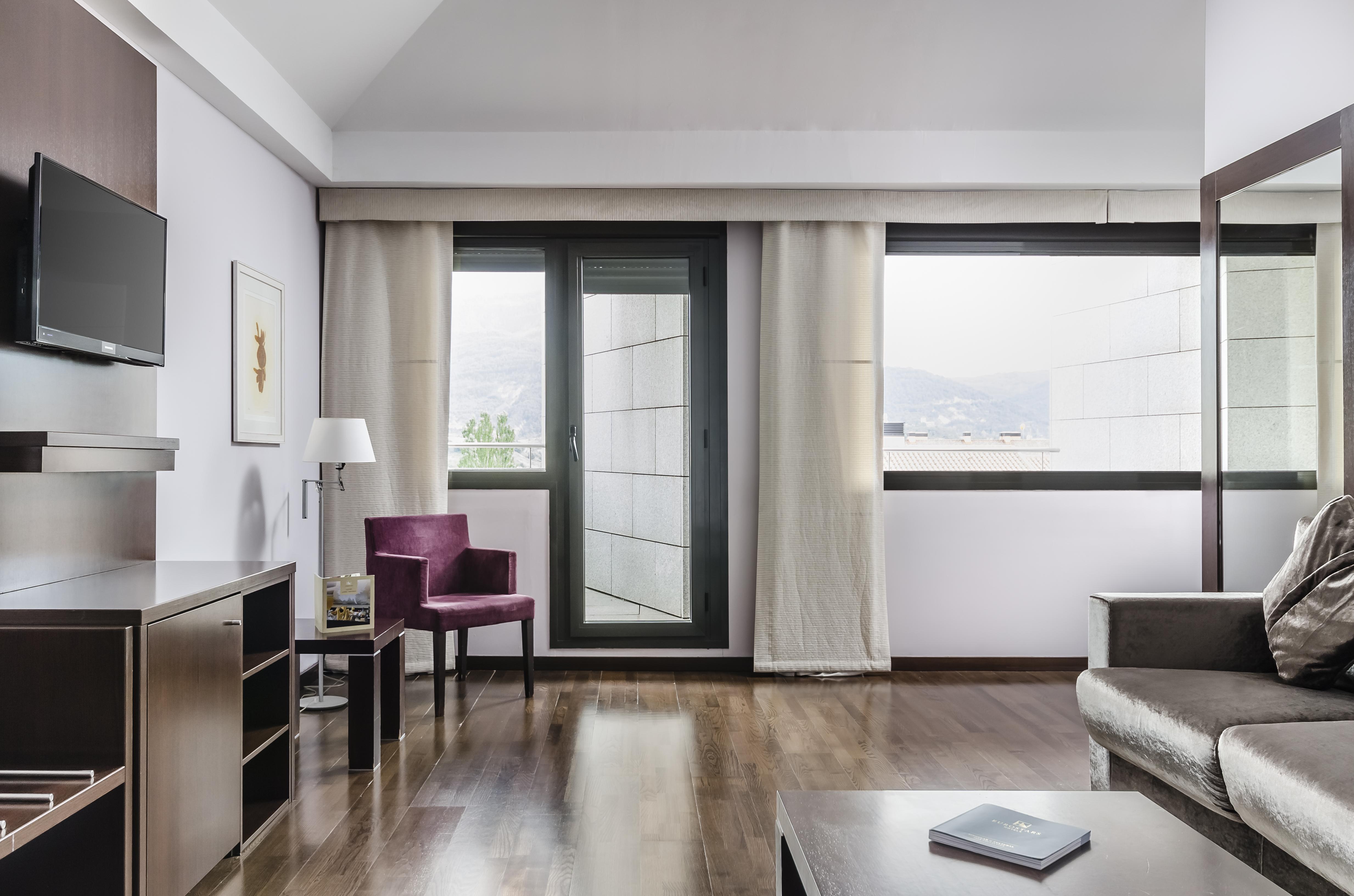 Eurostars Reina Felicia Hotel Jaca Exterior photo