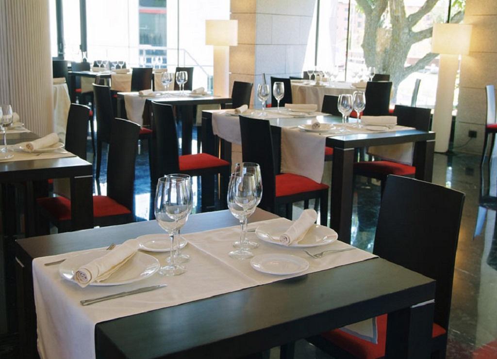 Eurostars Reina Felicia Hotel Jaca Exterior photo