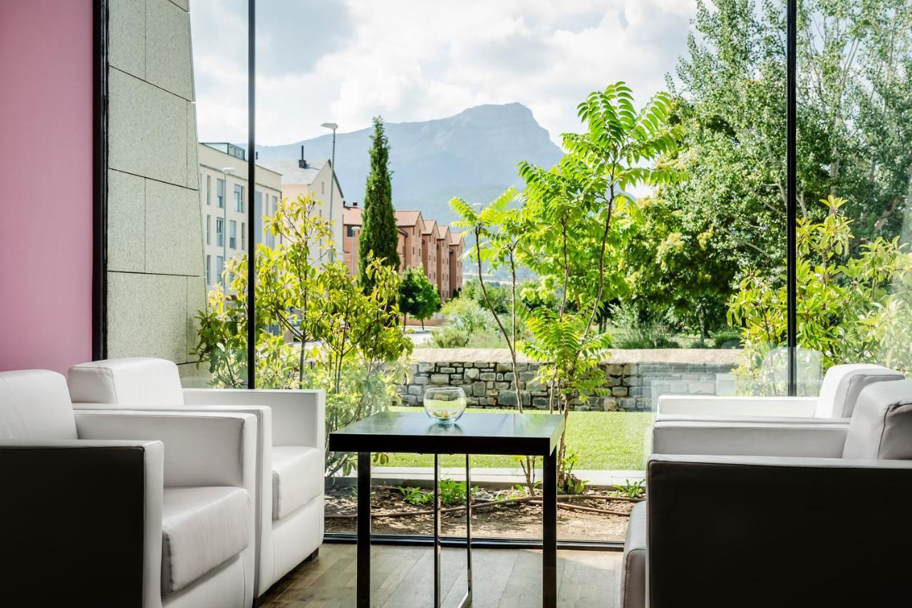 Eurostars Reina Felicia Hotel Jaca Exterior photo